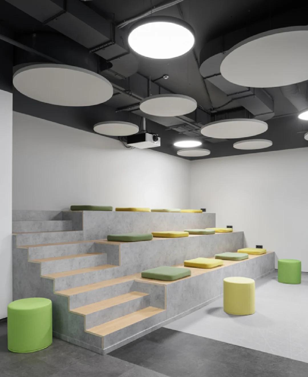 輕工業(yè)風(fēng)辦公空間設(shè)計